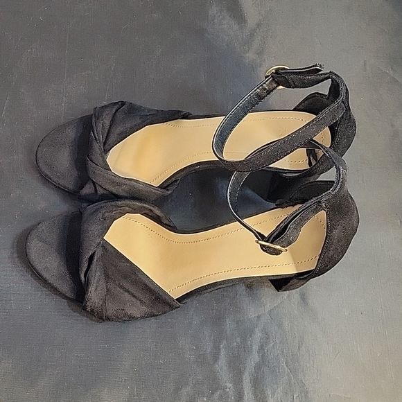 H&M SUEDE BLOCK HEEL ADJUSTABLE BUCKLE ANKLE STRAP WOMEN"S OPEN TOE SANDAL - Picture 7 of 13